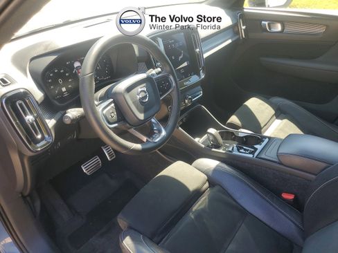 Used 2020 Volvo XC40 T5 R-Design AWD/4WD image 13