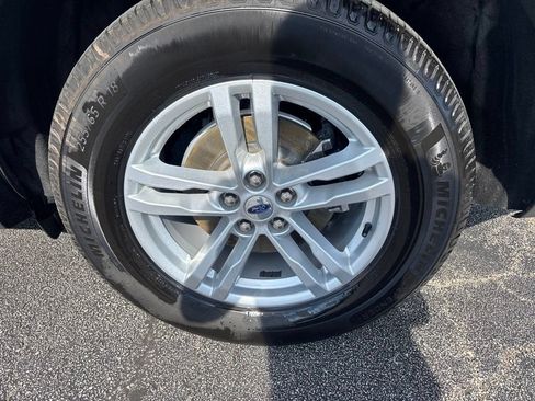 Certified 2021 Ford Explorer XLT w/ Equipment Group 202A AWD/4WD image 19