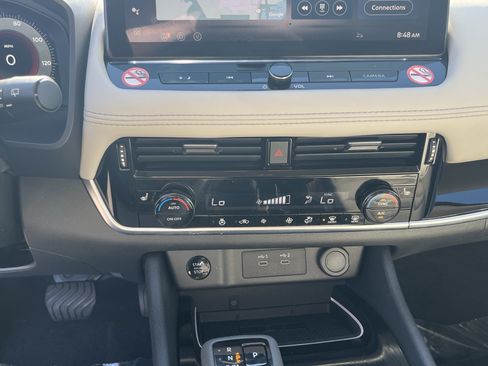 Used 2026 Nissan Rogue SL AWD/4WD image 24