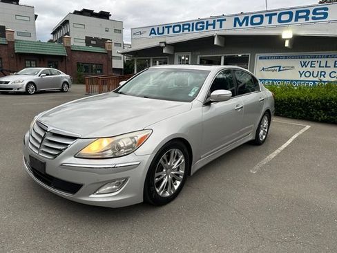 Used 2013 Hyundai Genesis 3.8 w/ Technology Pkg RWD image 1
