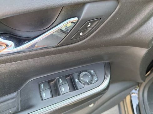 Used 2019 GMC Acadia SLT image 21