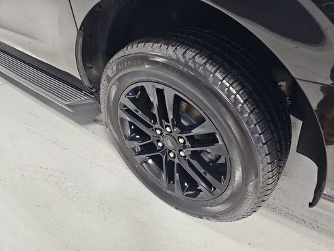 Used 2024 Ford Expedition Max XLT image 15