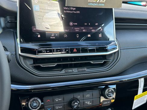 New 2026 Jeep Compass Latitude image 22