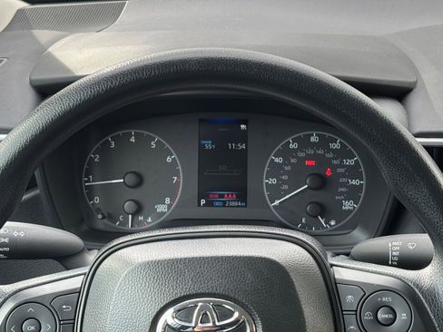 Used 2025 Toyota Corolla LE image 32