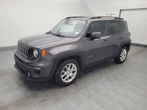 Used 2021 Jeep Renegade Latitude FWD image 2