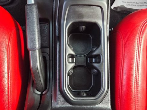 Used 2020 Jeep Wrangler Unlimited Sahara AWD/4WD image 18