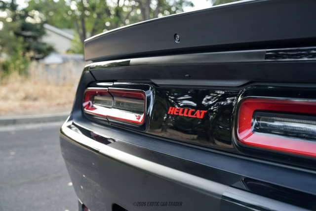 Used 2016 Dodge Challenger SRT Hellcat RWD image 60