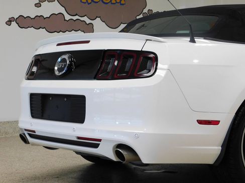 Used 2013 Ford Mustang GT Premium image 91