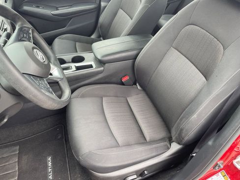 Used 2025 Nissan Altima 2.5 SV image 36