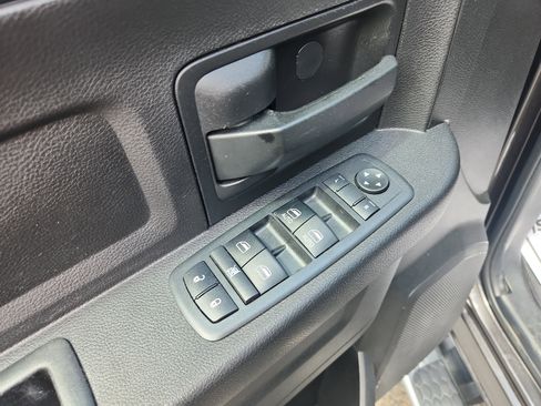 Used 2017 RAM 3500 Tradesman w/ Chrome Appearance Group image 23