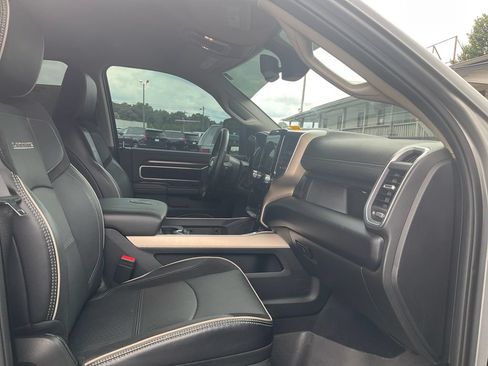 Used 2024 RAM 3500 Laramie w/ Towing Technology Group AWD/4WD image 12