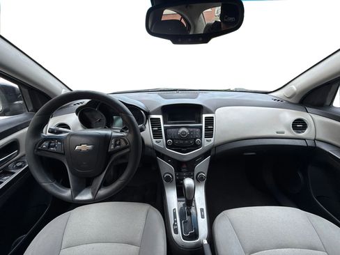 Used 2015 Chevrolet Cruze LT image 23