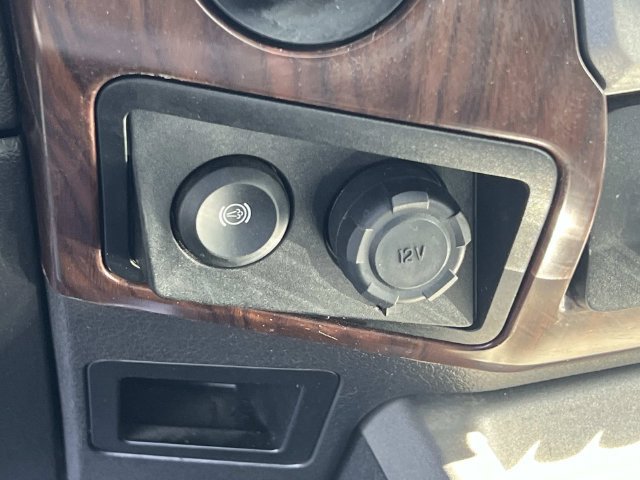 Used 2016 Ford F350 Lariat w/ Lariat Ultimate Package AWD/4WD image 32