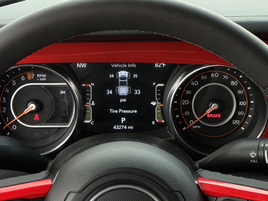 Used 2023 Jeep Gladiator Sport AWD/4WD image 18