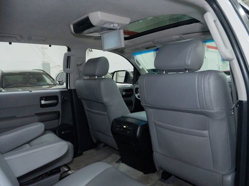 Used 2010 Toyota Sequoia Limited image 35