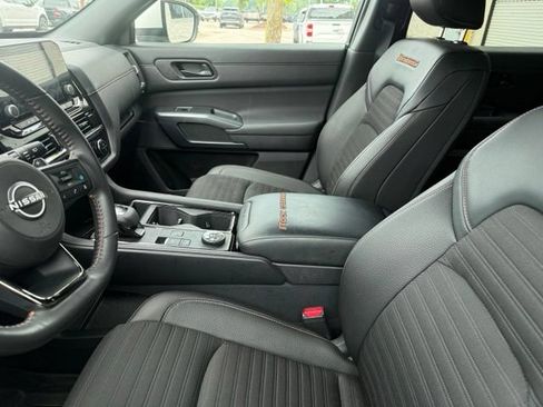 Used 2025 Nissan Pathfinder Rock Creek AWD/4WD image 7