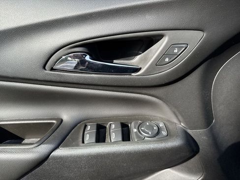 Used 2024 Chevrolet Equinox LT image 17