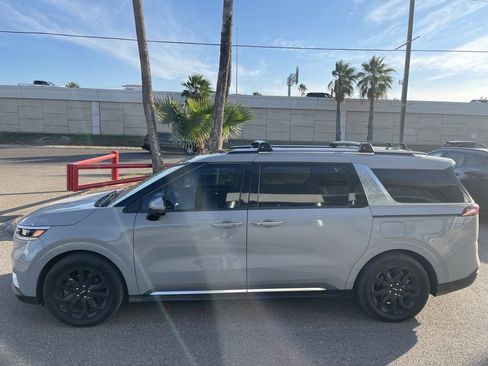 Used 2024 Kia Carnival SX Prestige image 3