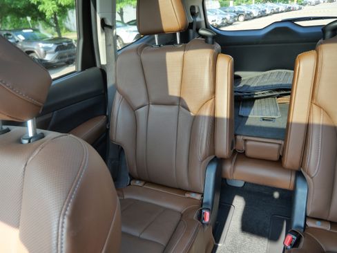 Used 2024 Subaru Ascent Touring w/ Popular Package #2 AWD/4WD image 12