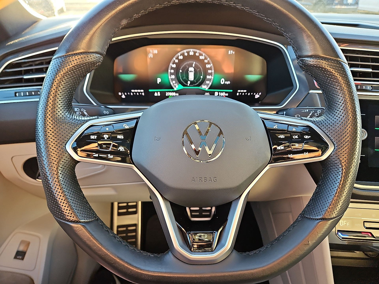 Certified 2024 Volkswagen Tiguan SE R-Line w/ MDO Package, Three-Row FWD image 21