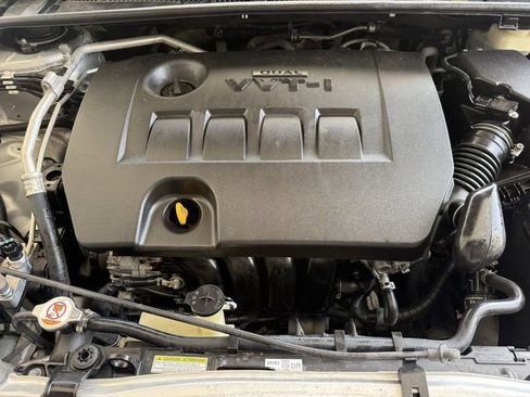 Used 2019 Toyota Corolla LE FWD image 32