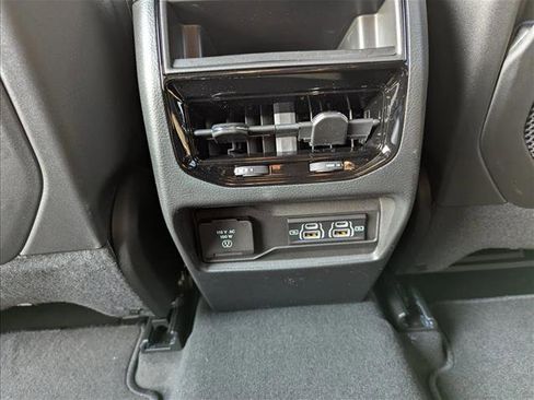 New 2025 Jeep Grand Cherokee Altitude image 26