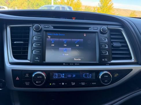 Used 2016 Toyota Highlander Limited FWD image 31