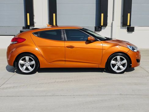 Used 2012 Hyundai Veloster FWD image 6