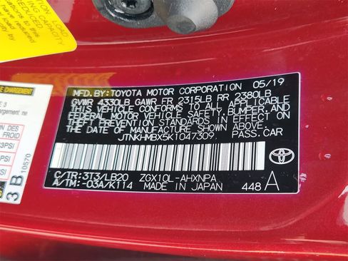 Used 2019 Toyota C-HR Limited image 31