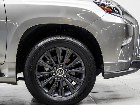 Used 2023 Lexus GX 460 Premium w/ Accessory Package AWD/4WD image 9