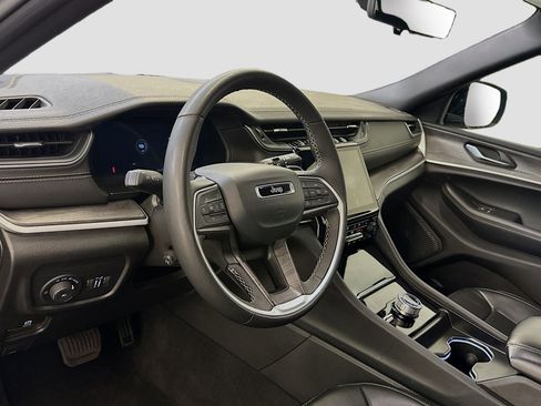 Used 2024 Jeep Grand Cherokee L Limited w/ Luxury Tech Group II image 18