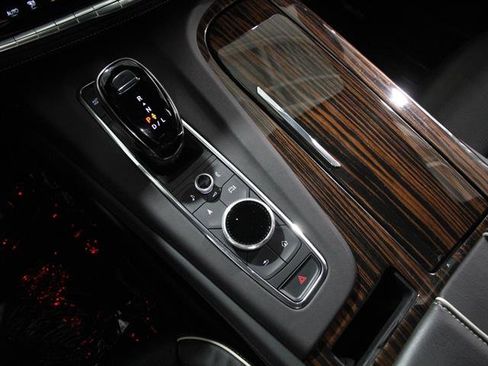 Certified 2024 Cadillac Escalade ESV Premium Luxury image 17