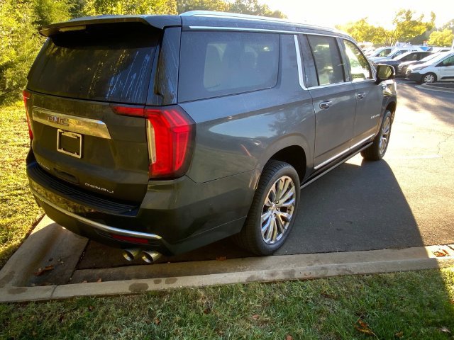 Used 2021 GMC Yukon XL Denali w/ Denali Ultimate Package AWD/4WD image 34