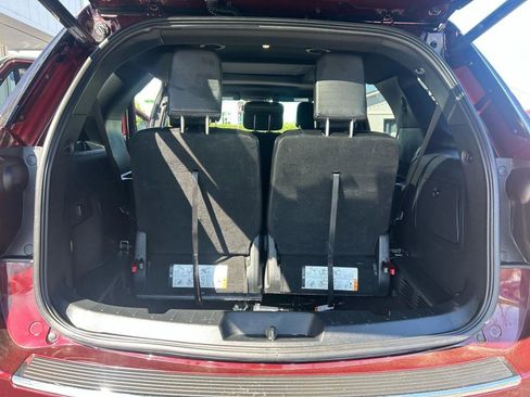 Used 2018 Ford Explorer XLT w/ Equipment Group 202A image 24