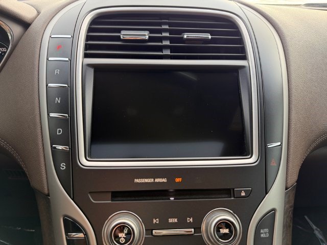 Used 2016 Lincoln MKX Reserve w/ Climate Package FWD image 21