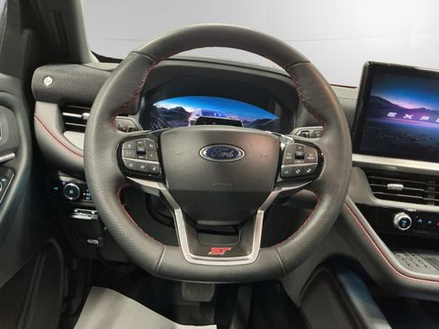 Certified 2025 Ford Explorer ST image 12