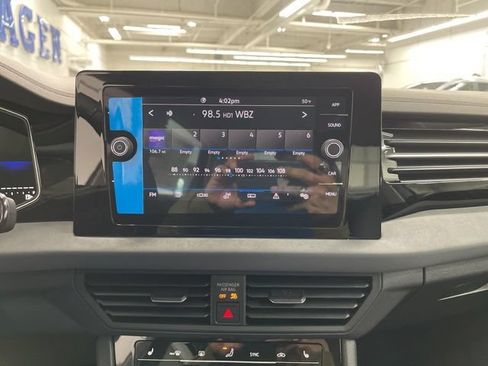 New 2026 Volkswagen Jetta SE FWD image 21