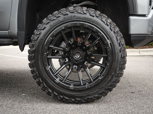 Used 2025 GMC Sierra 1500 AT4 w/ AT4 Premium Package AWD/4WD image 13