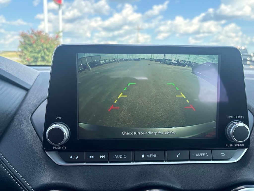 Used 2024 Nissan Sentra SV FWD image 29