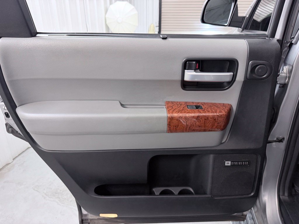 Used 2018 Toyota Sequoia Platinum AWD/4WD image 34