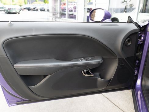 Used 2016 Dodge Challenger SRT Hellcat RWD image 10