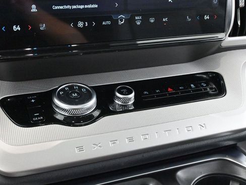 Used 2025 Ford Expedition Active AWD/4WD image 21