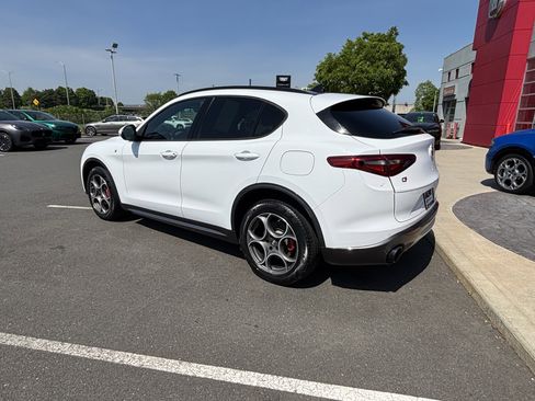 Used 2022 Alfa Romeo Stelvio Ti w/ Active Assist Plus Package AWD/4WD image 9
