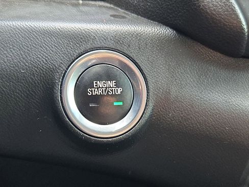 Used 2020 GMC Terrain SLE image 18