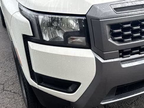Used 2025 Nissan Frontier SV RWD image 10