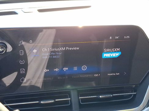 Used 2025 Chevrolet Trax LT FWD image 17