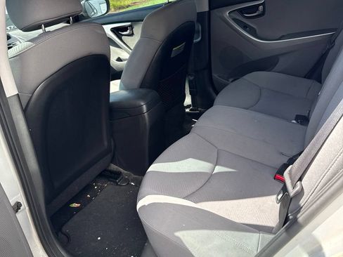 Used 2012 Hyundai Elantra GLS FWD image 11