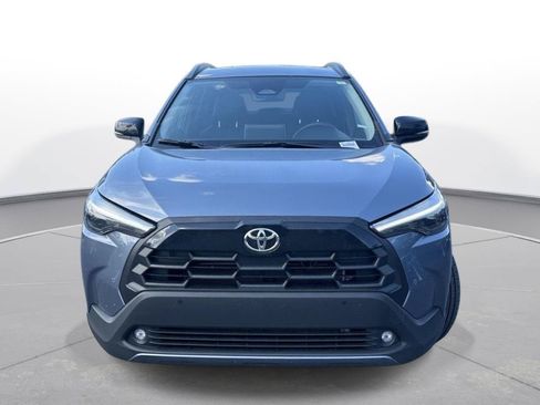 Used 2026 Toyota Corolla Cross XLE FWD image 3