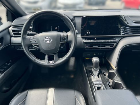 Used 2025 Toyota Camry SE FWD image 18