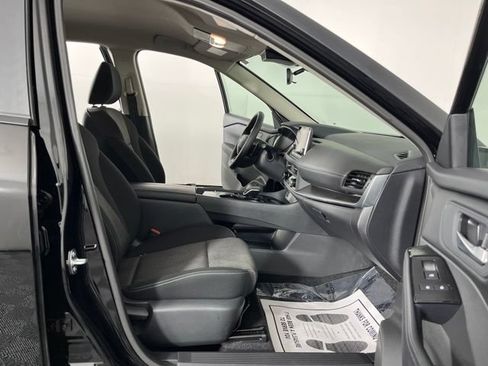 Certified 2026 Nissan Rogue SV FWD image 39